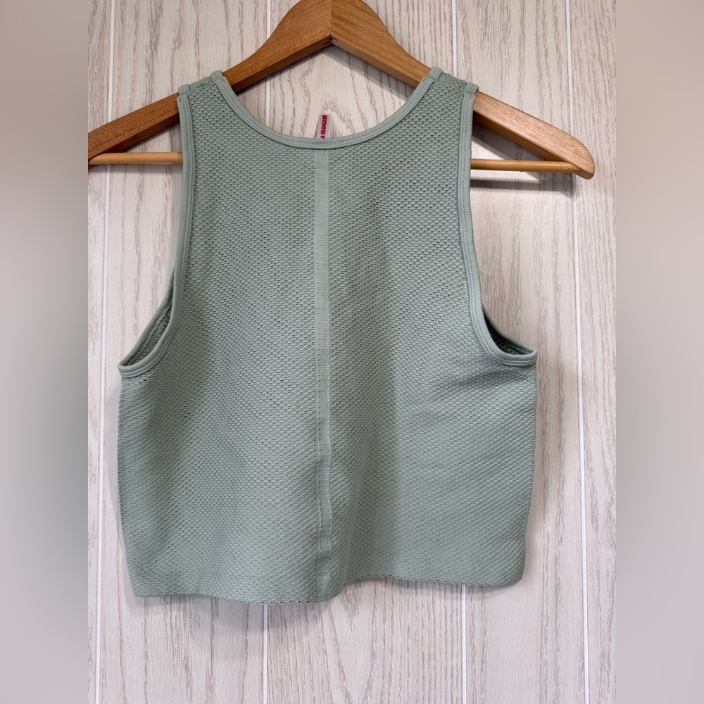 Bella Seamless Sage Green Active Mesh Top Size M/L